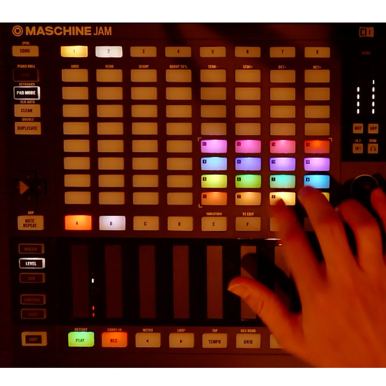 MASCHINE JAM 使い方 リズムのリアルタイムレコーデングとベロシティ設定